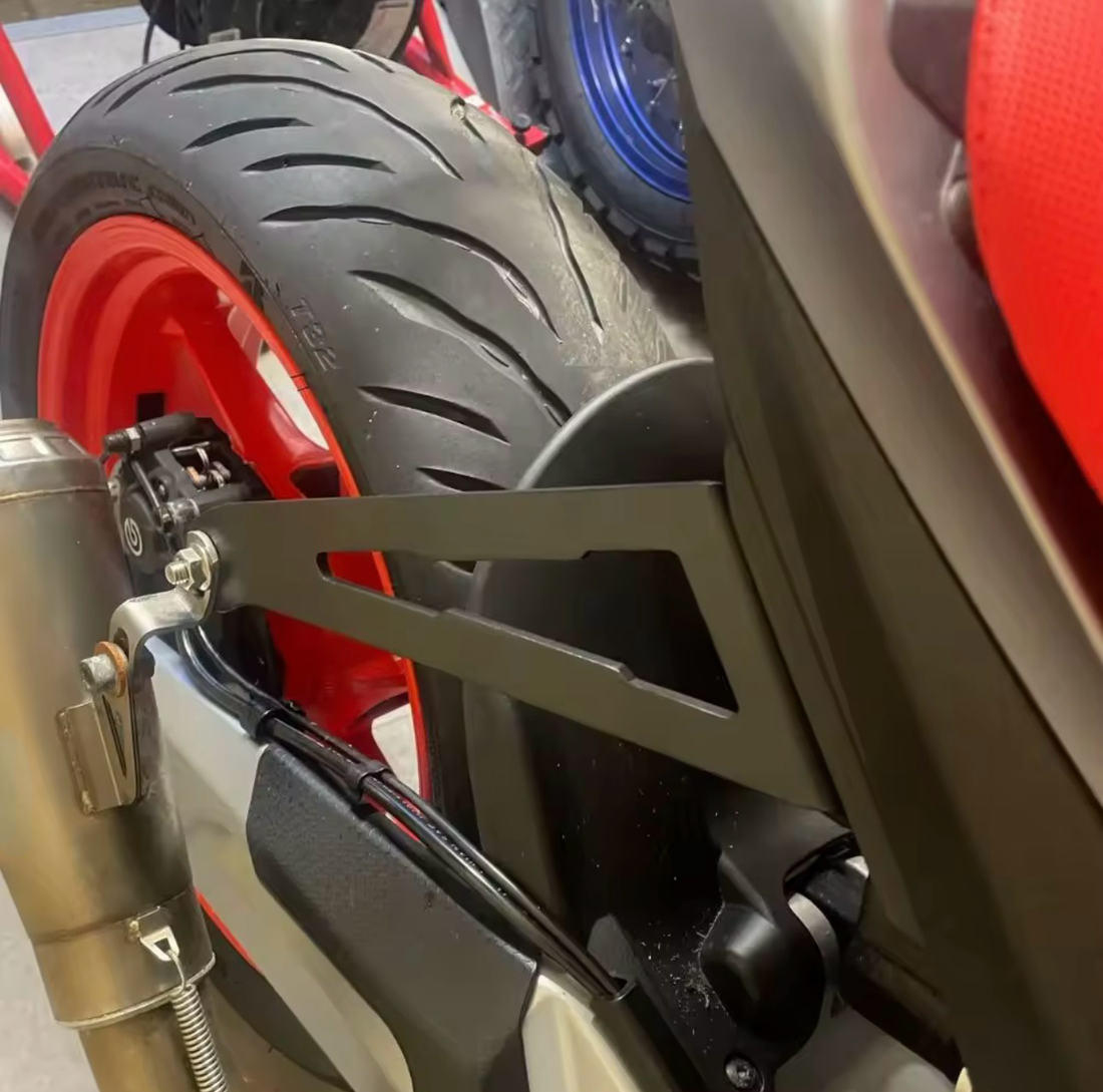 Aprilia RS 660 / Tuono 660 Exhaust Bracket